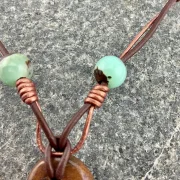 Grüne Seele der Natur – Chrysopras in Kupfer & Leder