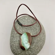 Chrysopras – Naturkunst in Grün & Braun